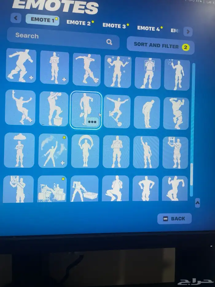 حساب فورت نايت للبيع فيه 136 سكن  205 شنط  166 اكس165 رقصه 38