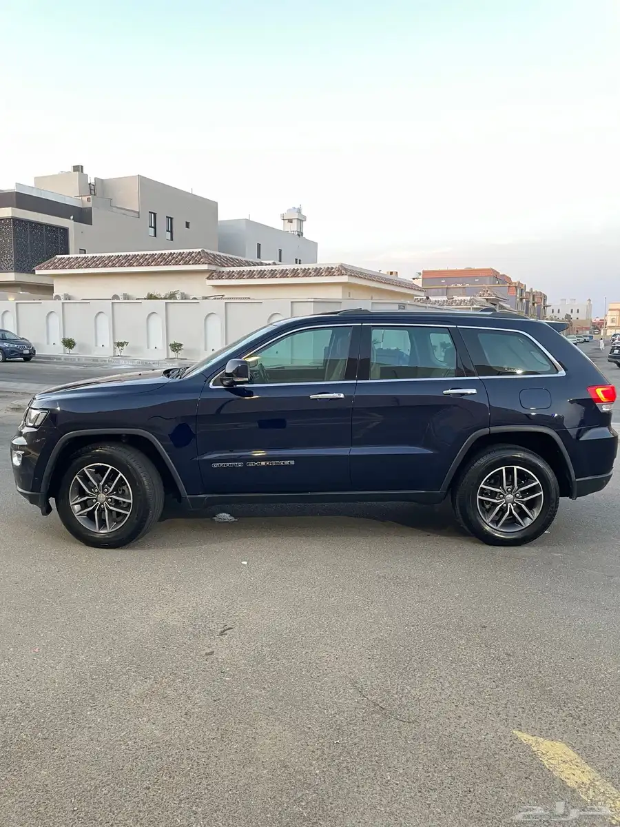 2018 جراند شروكي ليمتد V8 3