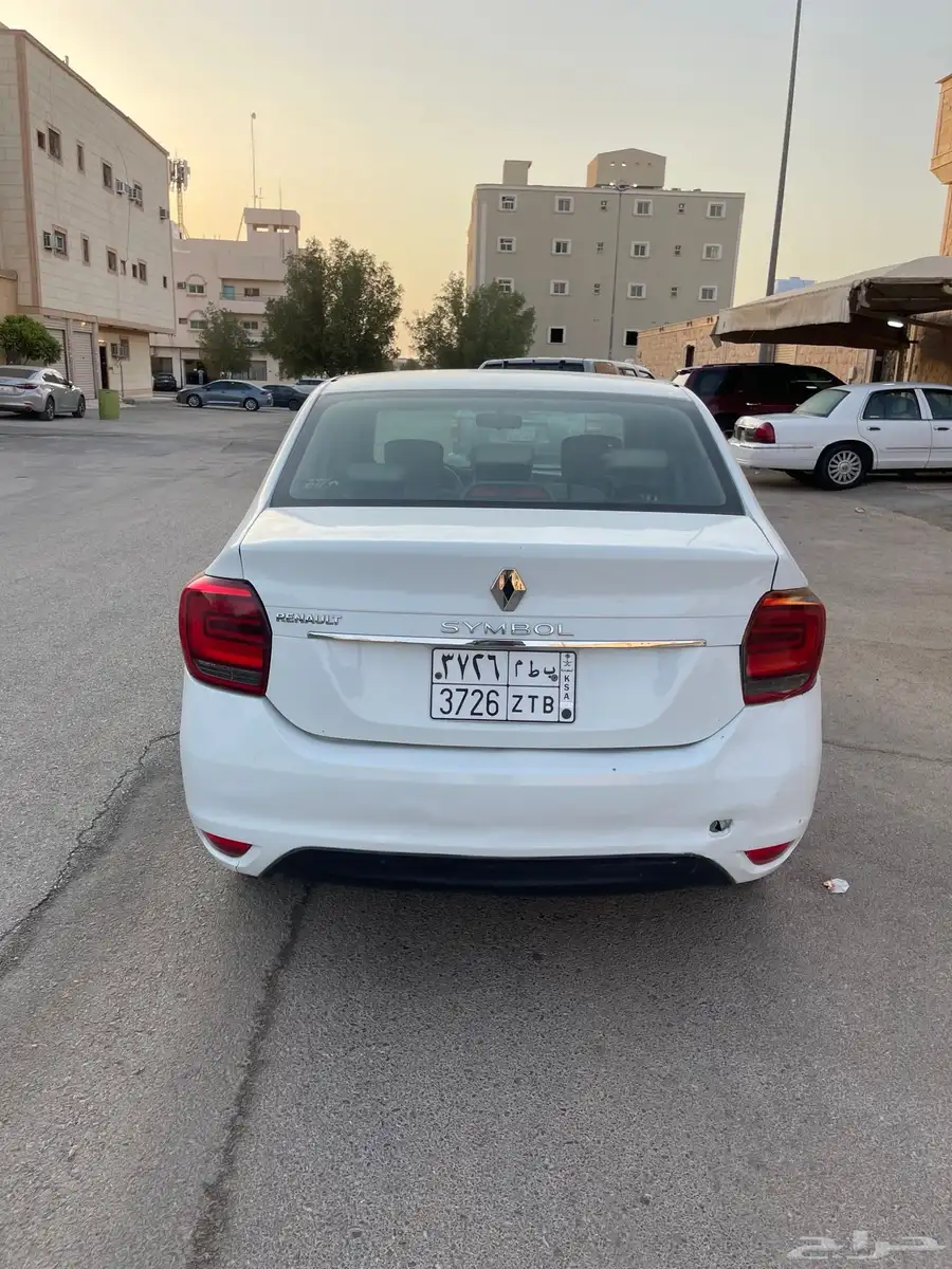 للبيع رينو سيمبول موديل 2020 ماشية 128 الف 3