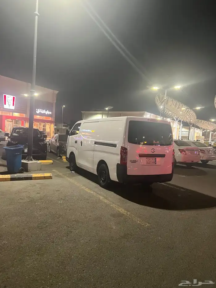 باص نيسان بضاعه للايجار 4