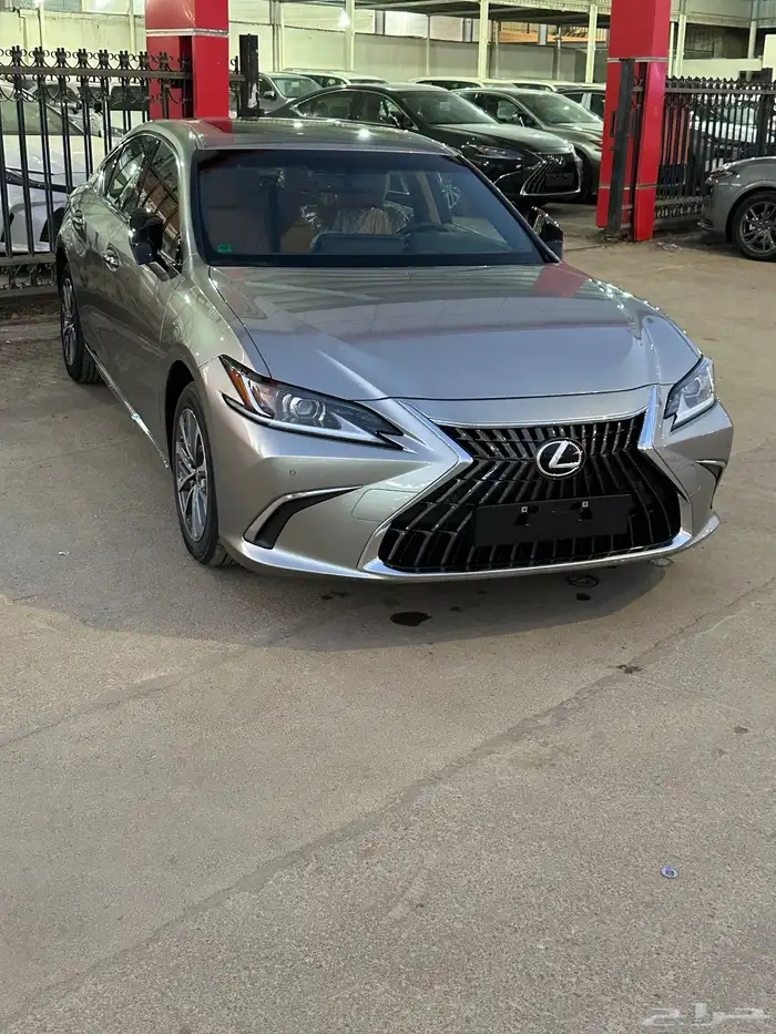 لكزس 2025 ES250 خليجي فئه AA 6