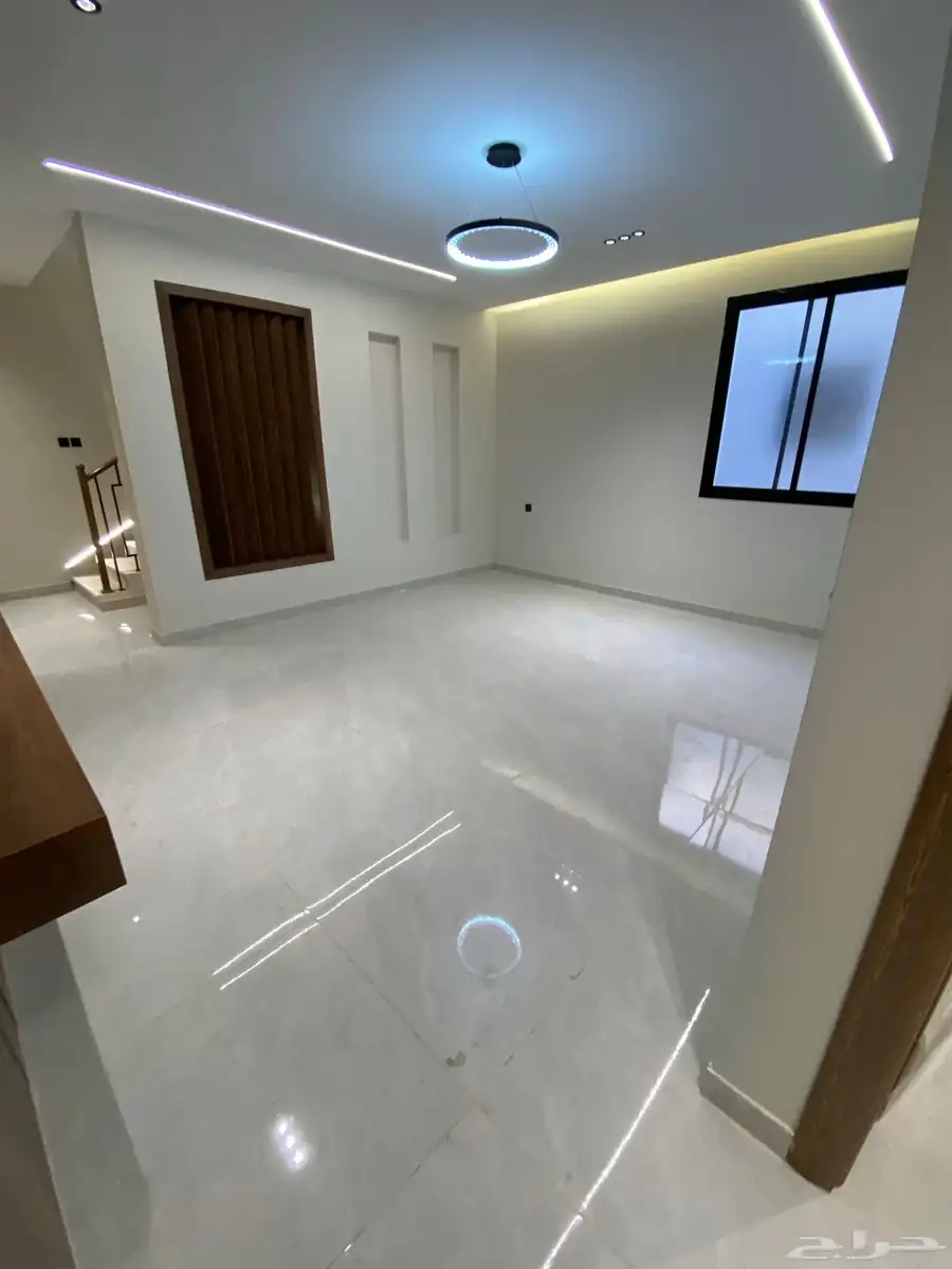 فلل روف أرضيه وعلويه مميزه حي البوادي 20