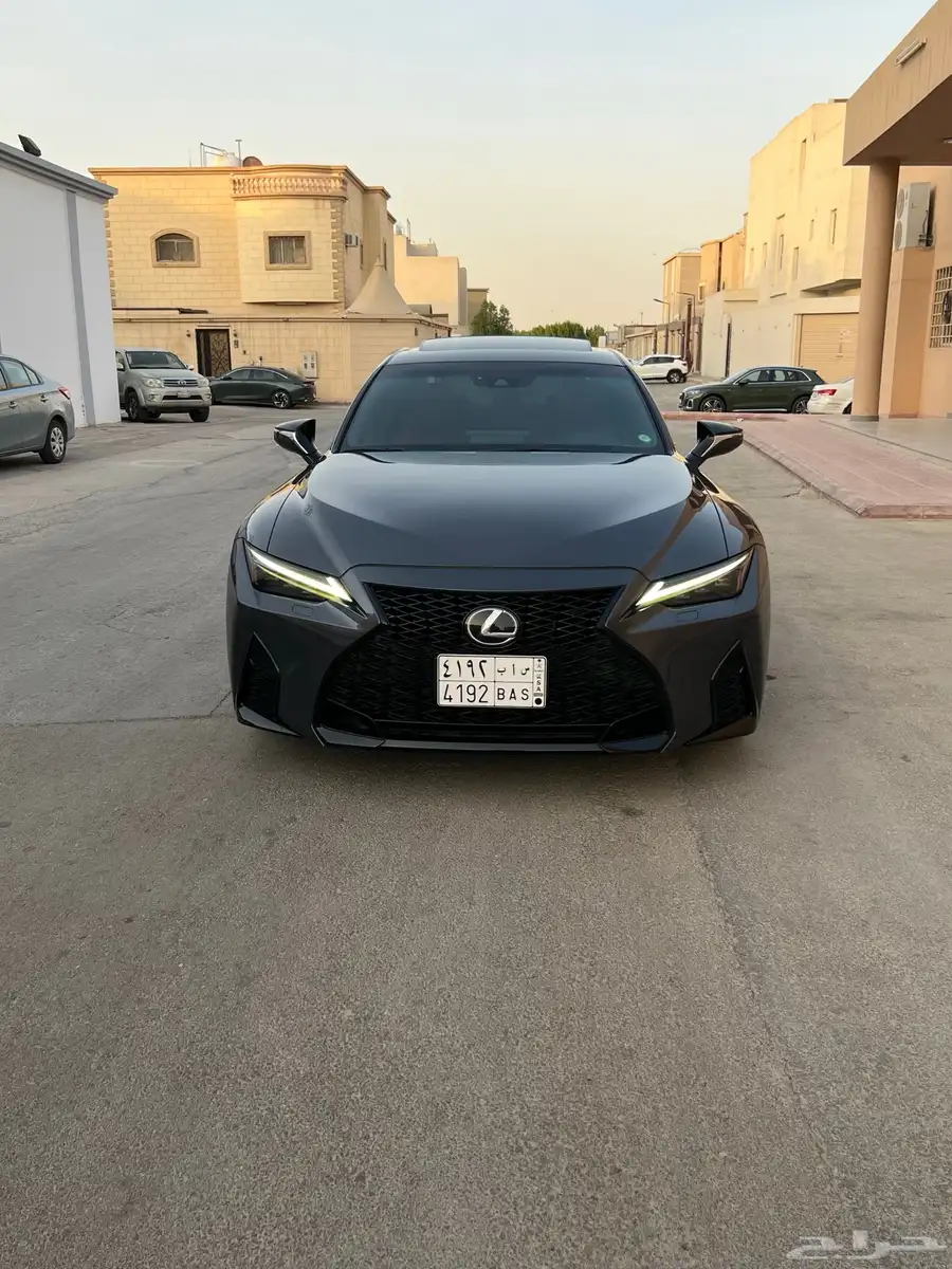 لكزز ارنوبه IS 350 2022 موتر شرط وكاله قمه بنضافه F سبورت 3