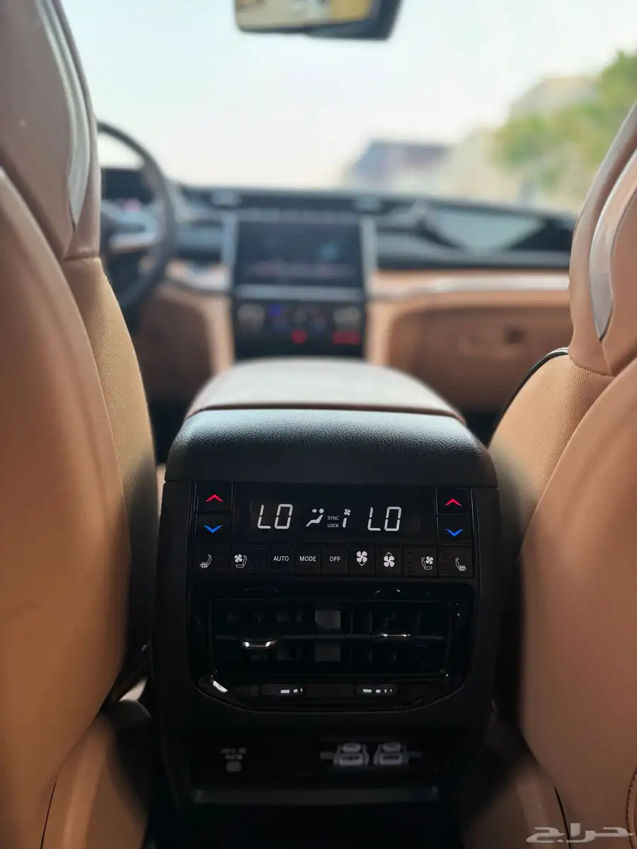 جيب جراند شيروكي ساميت 2023 ستة سلندر JEEP Summit 2023 9