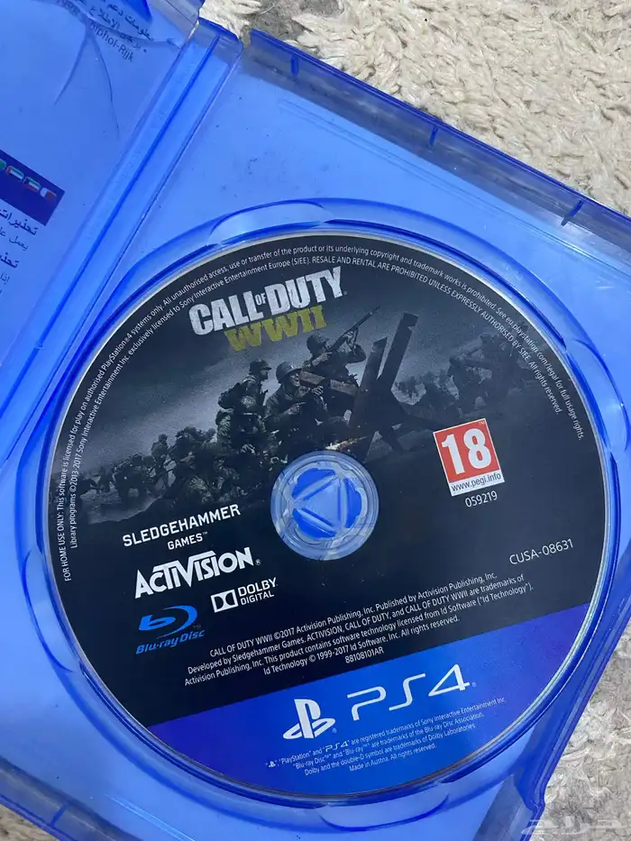 يد سوني 4اخت الجديده مع شاحنها و شريطين THE LAST OF US وcod 1