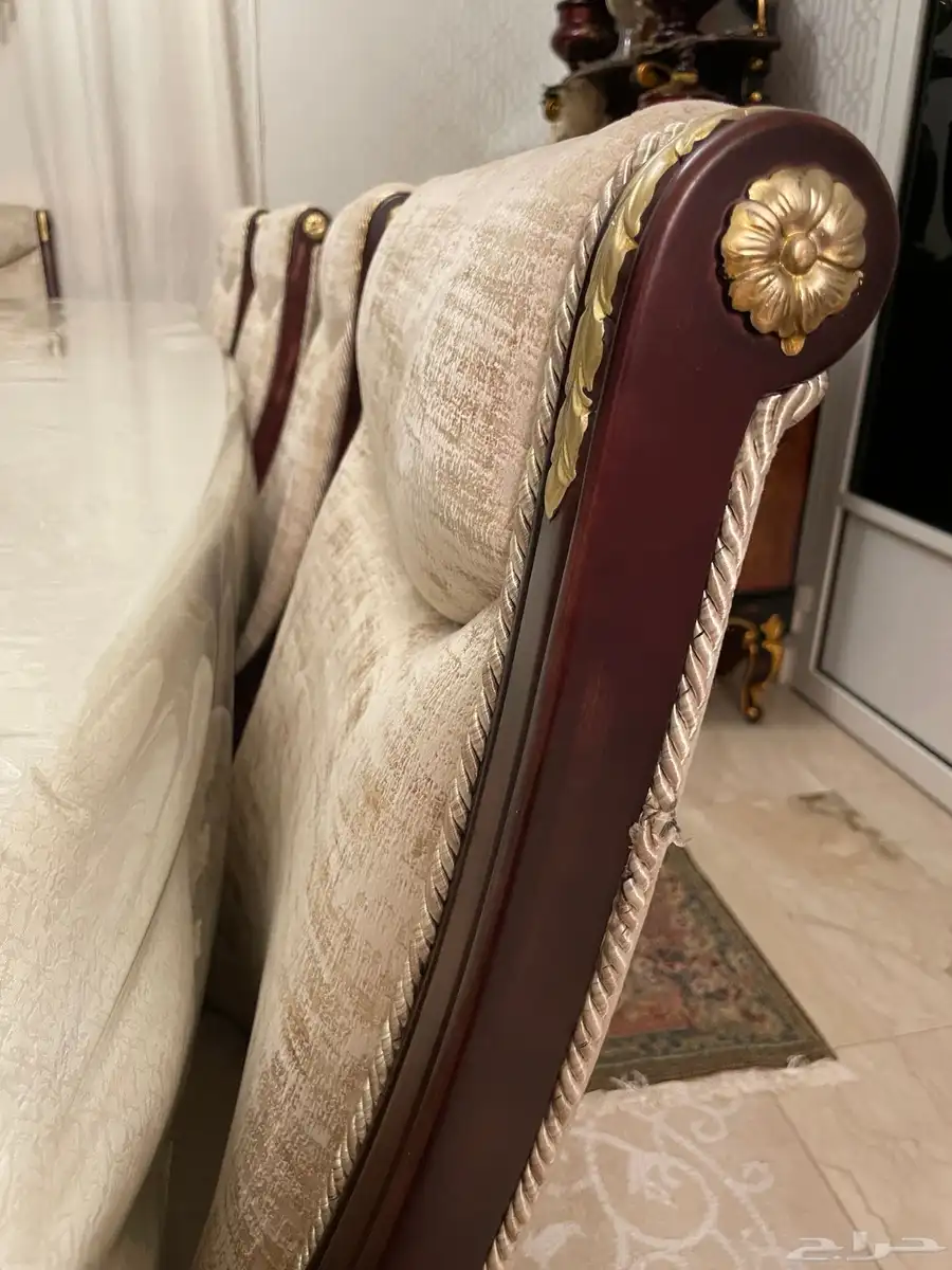 غرفة طعام متكاملة بحالة ممتازة 2