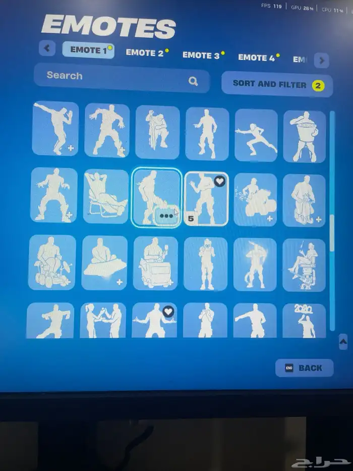حساب فورت نايت للبيع فيه 136 سكن  205 شنط  166 اكس165 رقصه 36