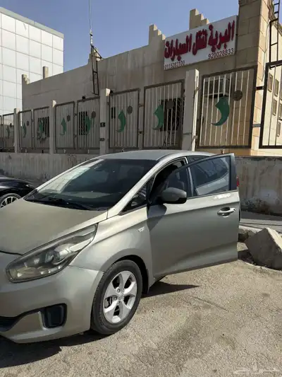 فرصة كيا كارينز 2015 أوتوماتيك للبيع لاعلى سوم 6