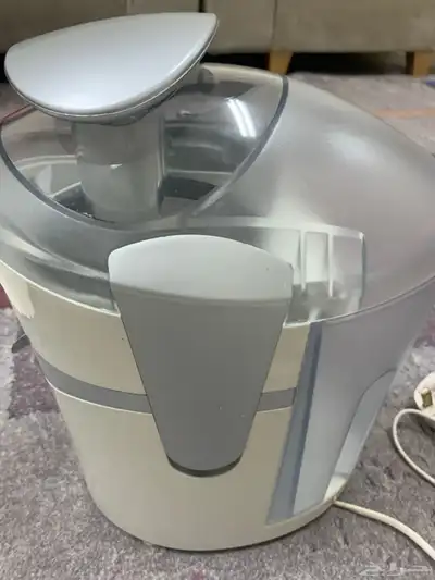 عصاره فواكه و استخدام نضيف وسعر 200 و كل ادواته 0