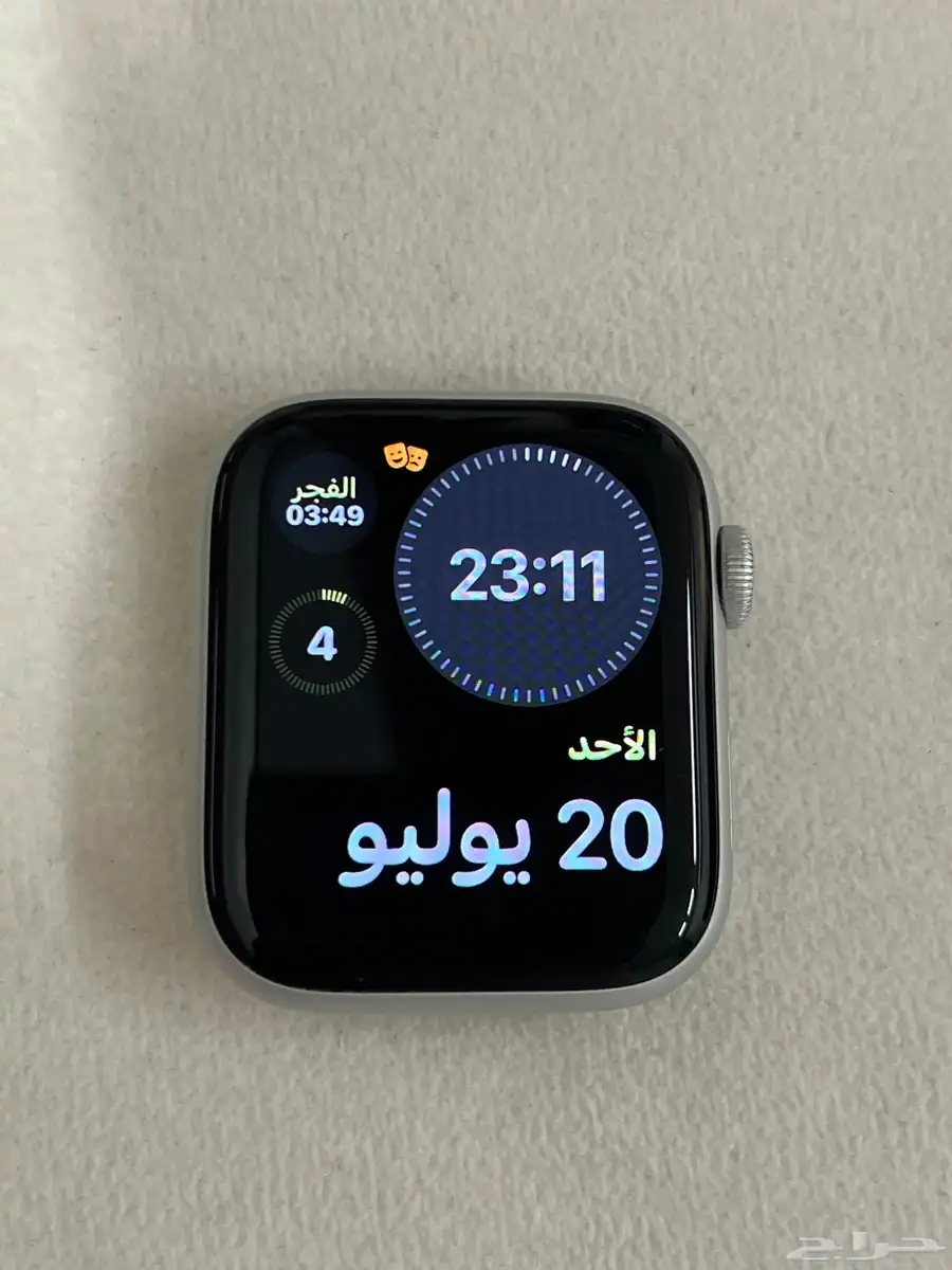 ساعة ابل SE وساعة هواوي التميت وسماعة سوني وبلايستيشن 4 4