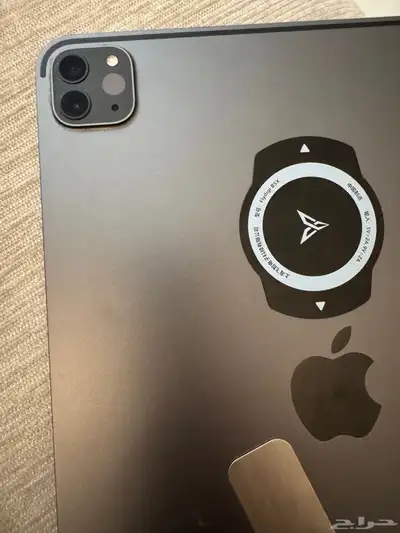 ايباد برو الجيل الثالث M1 0
