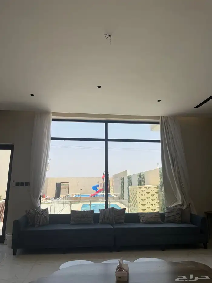 استراحه ف حي رياض متاح 8