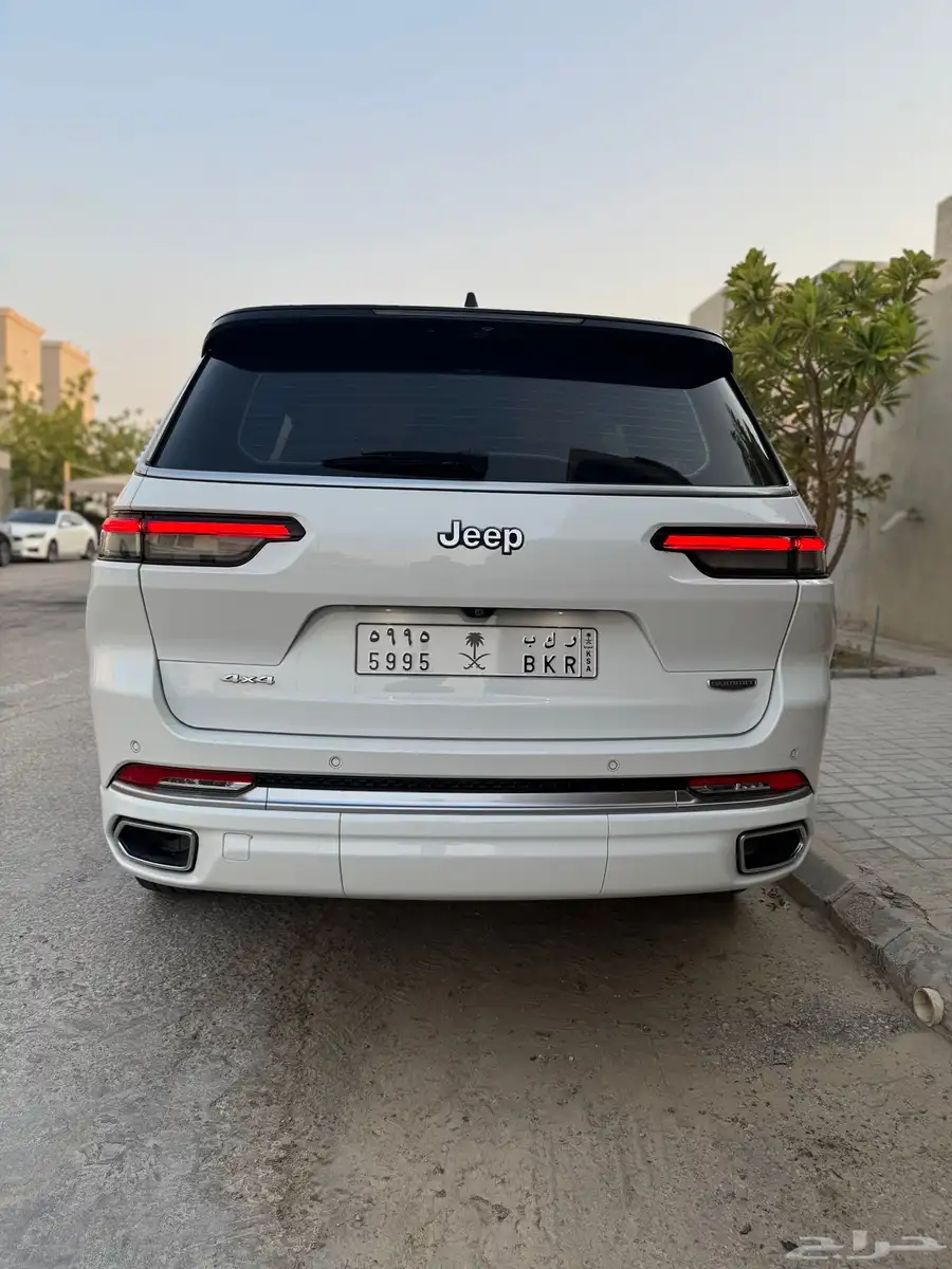 جيب جراند شيروكي ساميت 2023 ستة سلندر JEEP Summit 2023 5