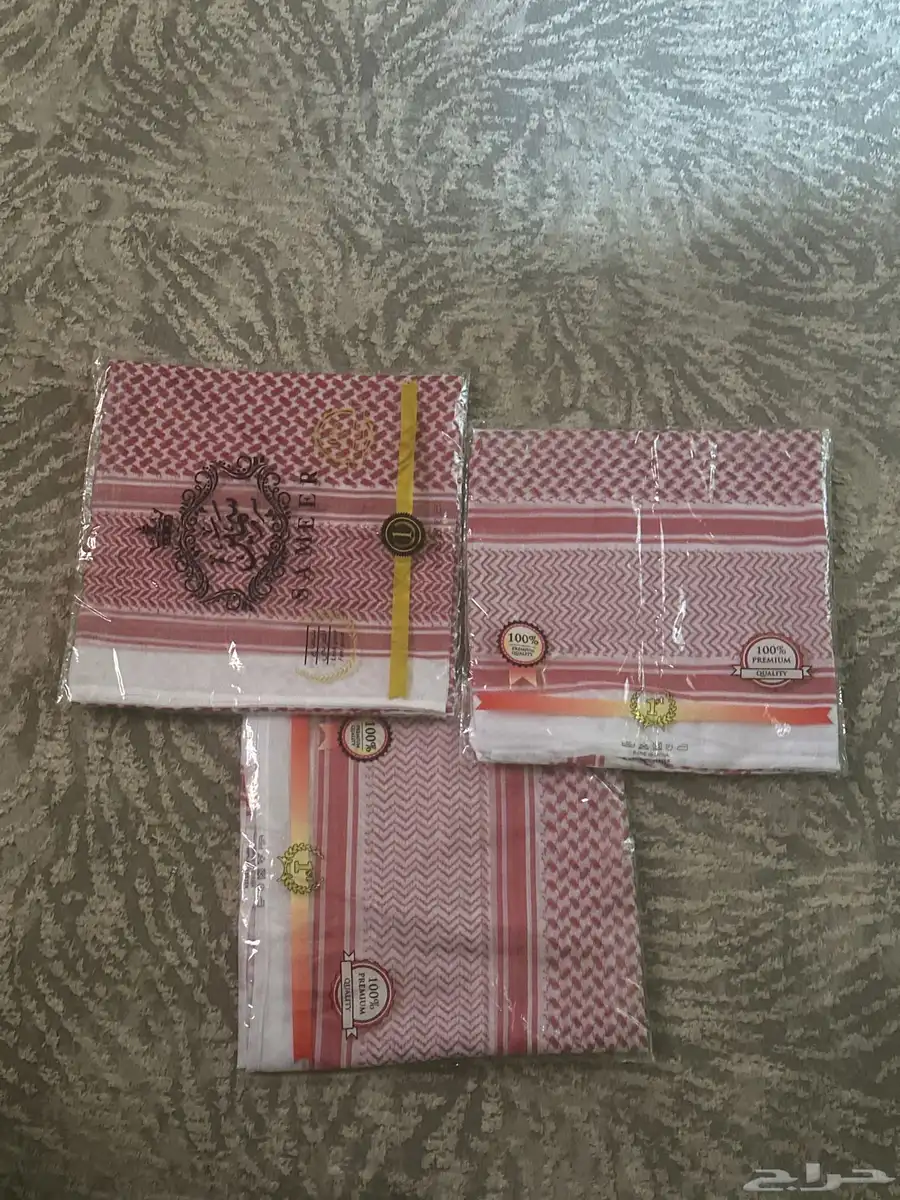 للبيع 3 قطع من شماغ العربي لون احمر ب150 ريال 0