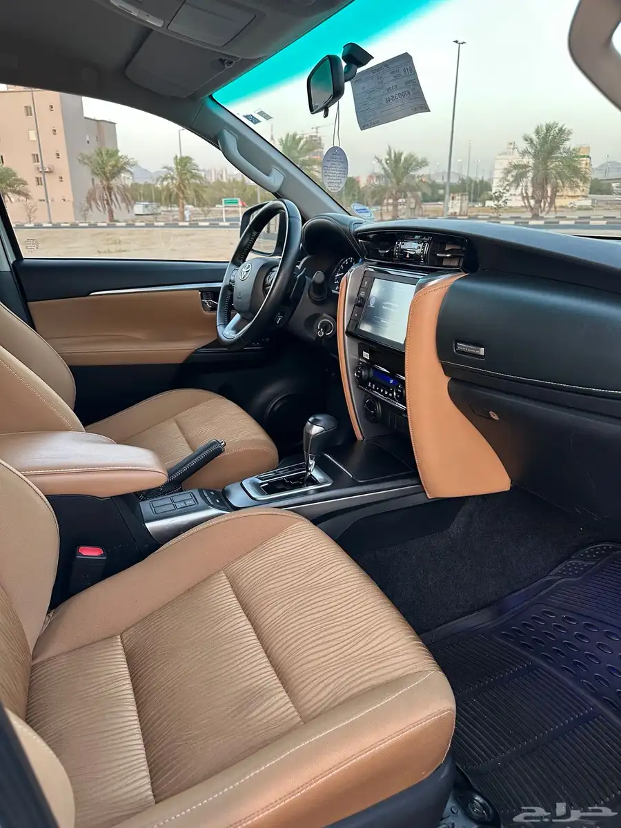 فورشنر 6 سلندر دبل (VX) 2023 ( بحالة الوكالة ) 34