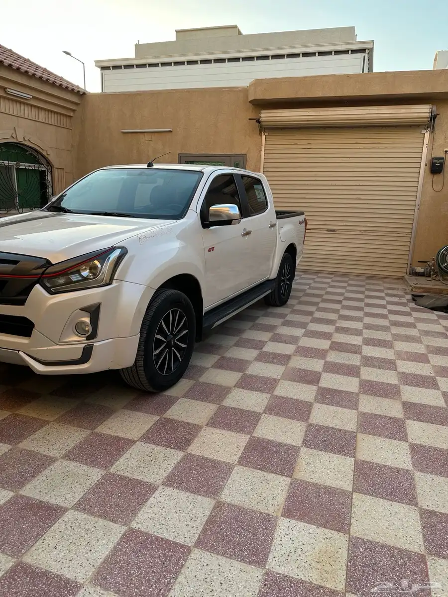 ايسوزو ديماكس GT دبل index