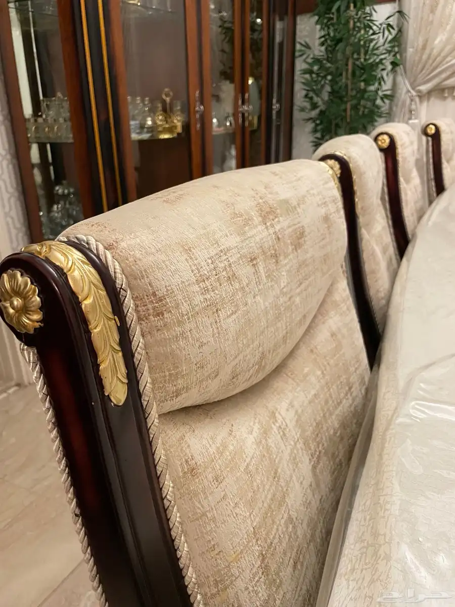 غرفة طعام متكاملة بحالة ممتازة 1