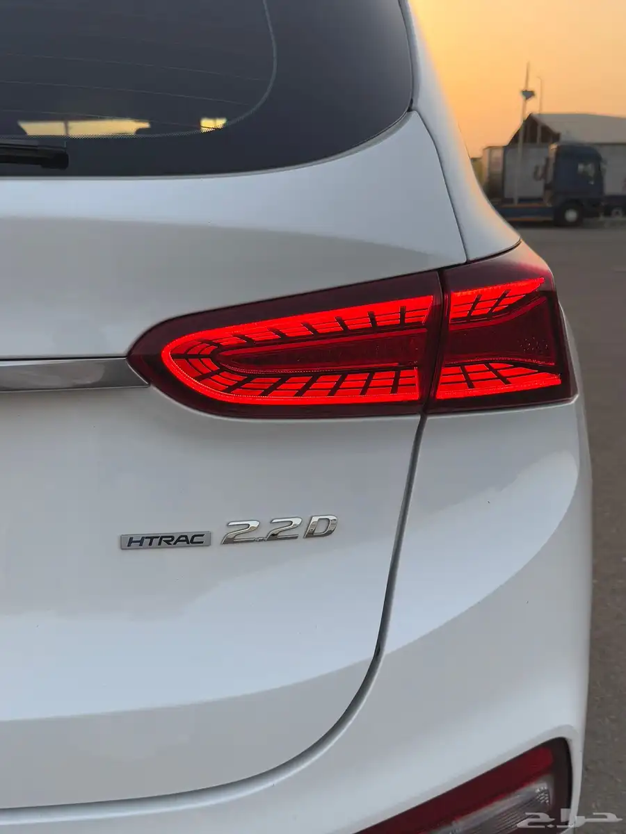 سنتافي 2019 (ديزل) دبل مكينه 2200cc بحاله الوكالة للبيع 8