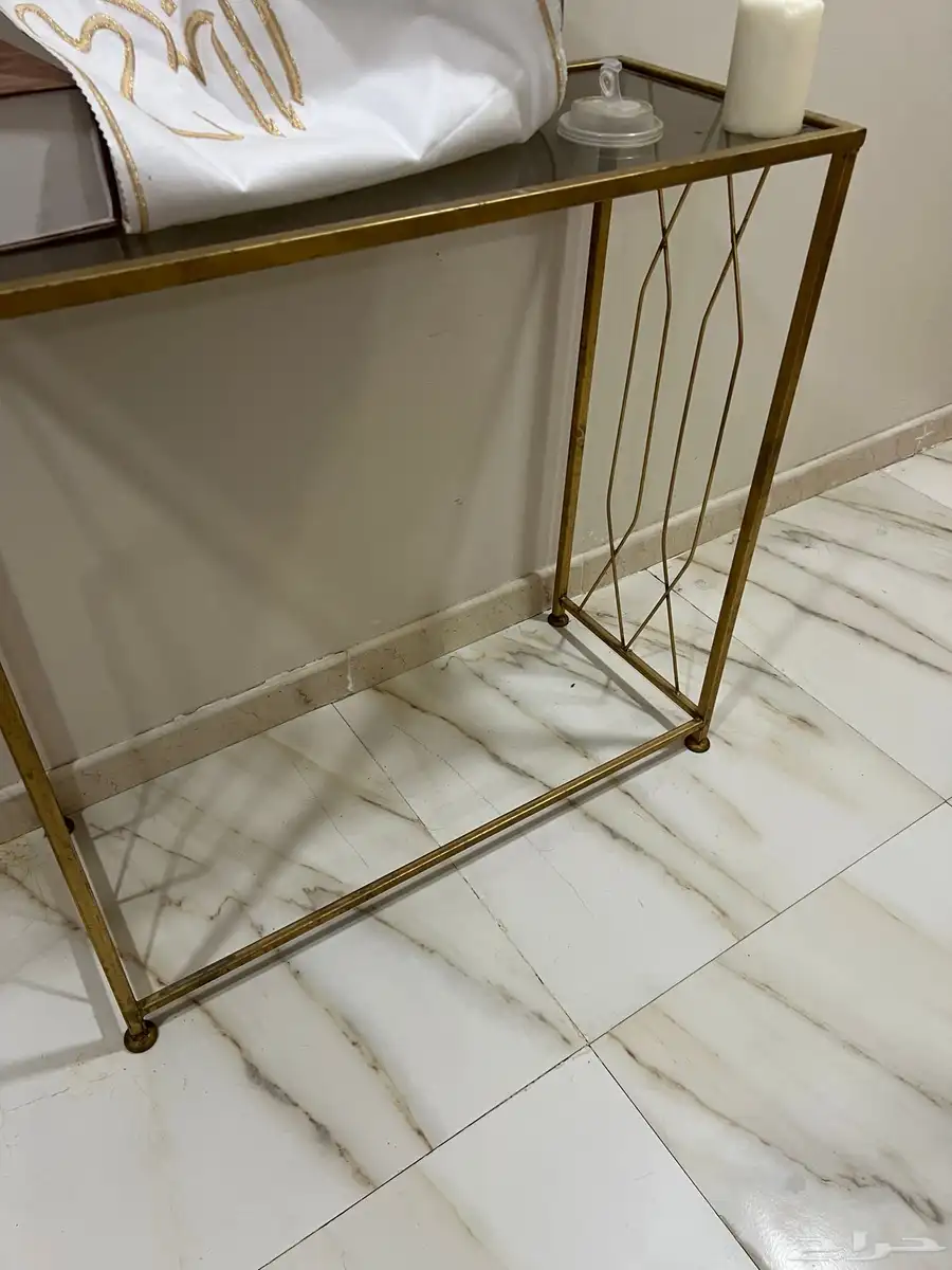 طاوله وسط كبيره مع طاوله خدمه اربع وطاوله استقباال 1
