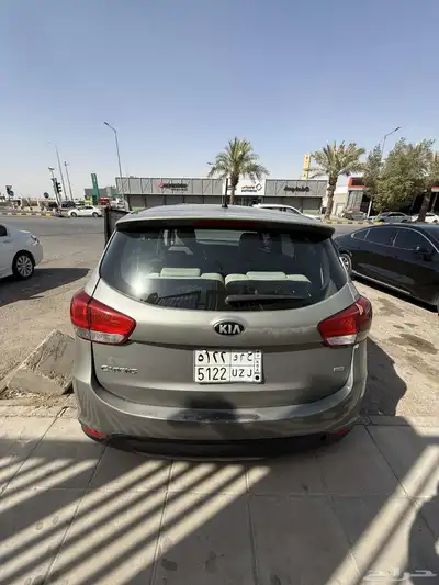 فرصة كيا كارينز 2015 أوتوماتيك للبيع لاعلى سوم 2