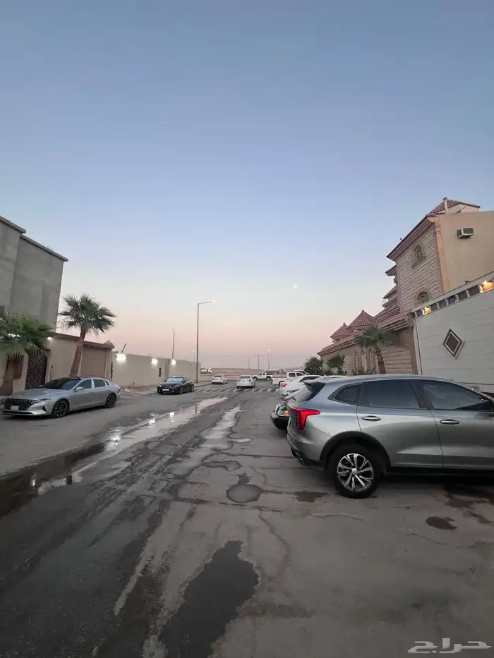 فيلا دور و اربعه شقق للبيع في حي الشروق شرق الرياض 6