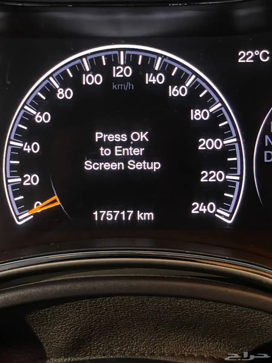 2018 جراند شروكي ليمتد V8 35