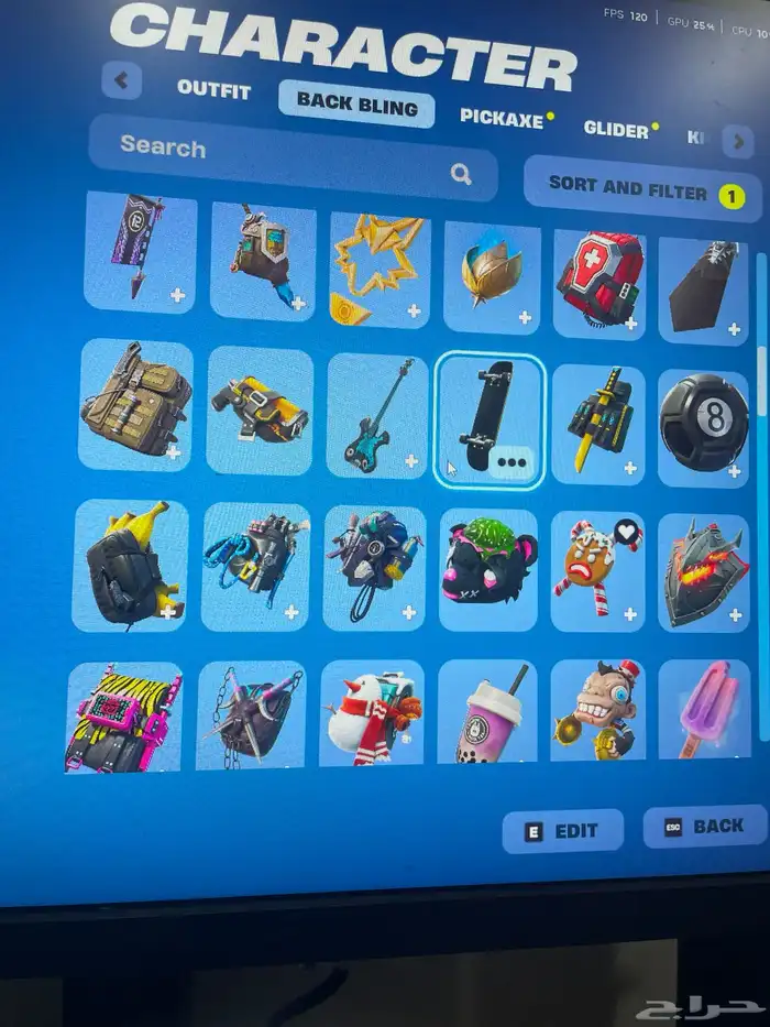 حساب فورت نايت للبيع فيه 136 سكن  205 شنط  166 اكس165 رقصه 9