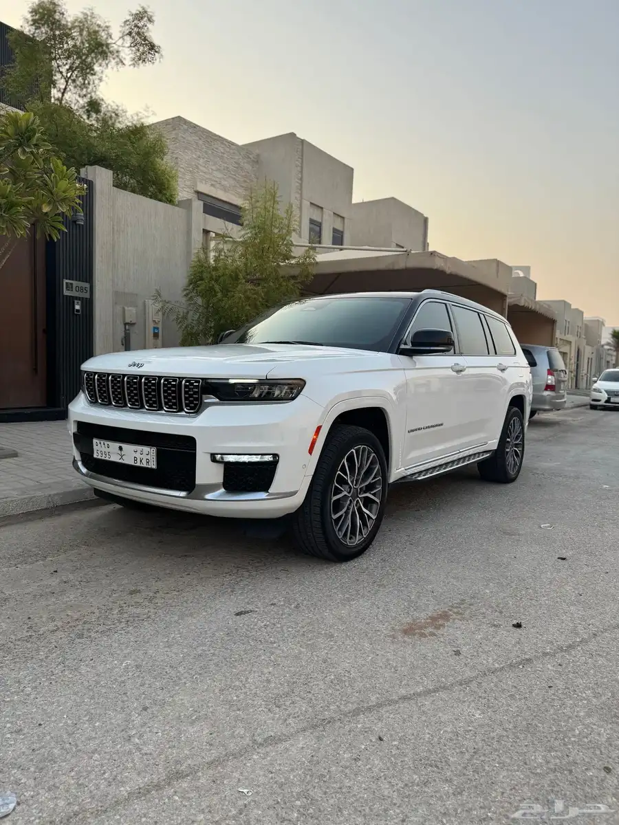 جيب جراند شيروكي ساميت 2023 ستة سلندر JEEP Summit 2023 0