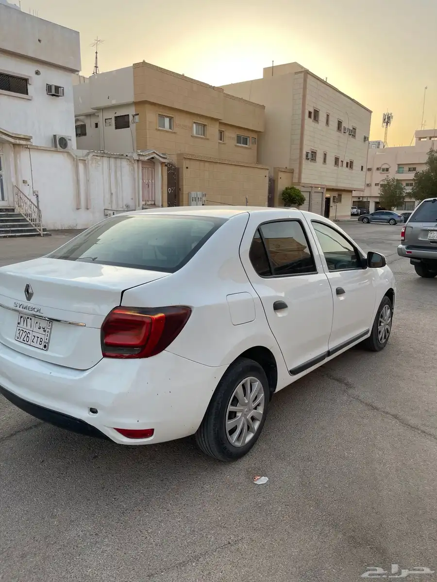 للبيع رينو سيمبول موديل 2020 ماشية 128 الف 2
