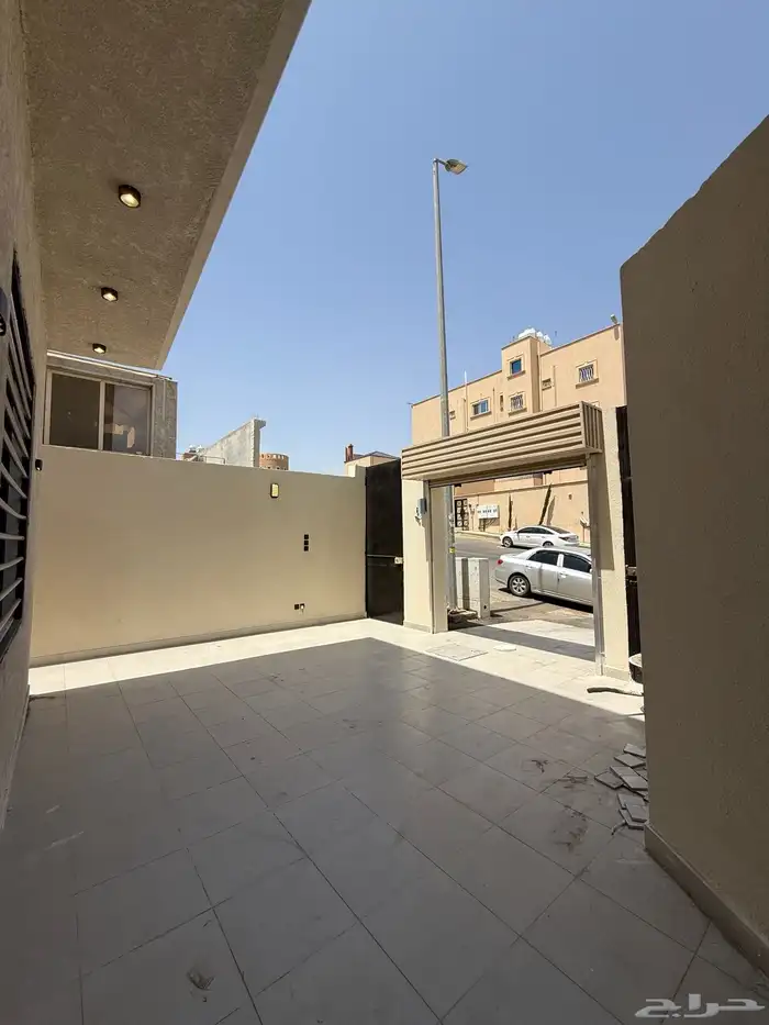 للبيع دور ارضي بحوش بمساحات واسعه بالمحاله خلف العثيم 4