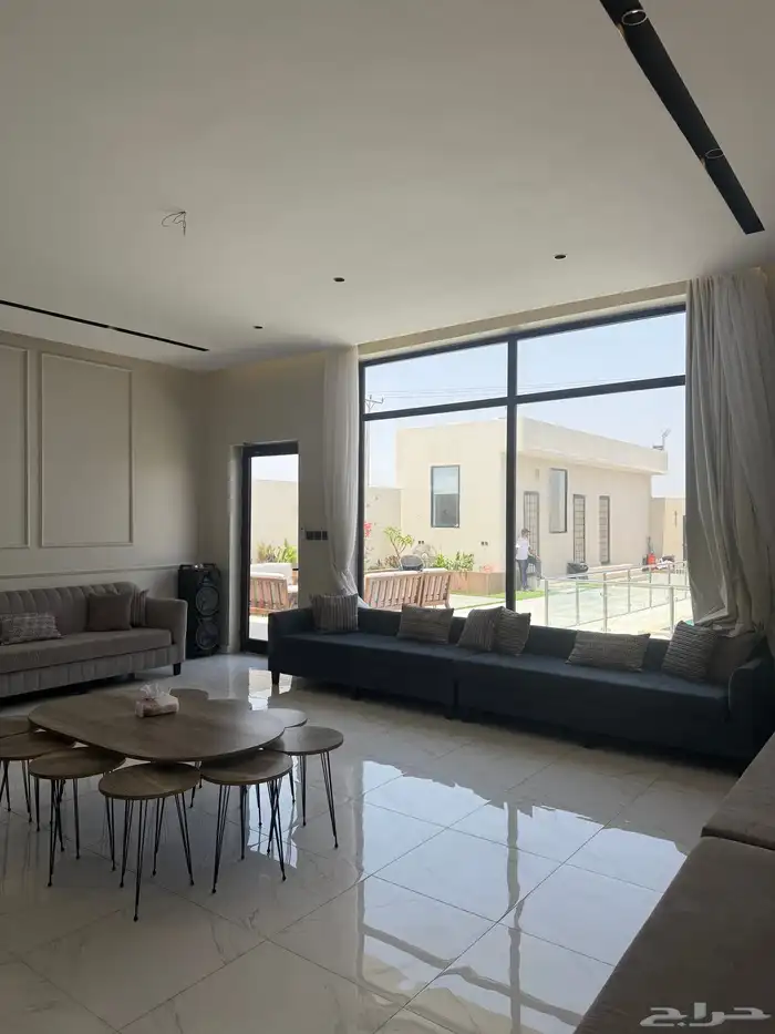 استراحه ف حي رياض متاح 6