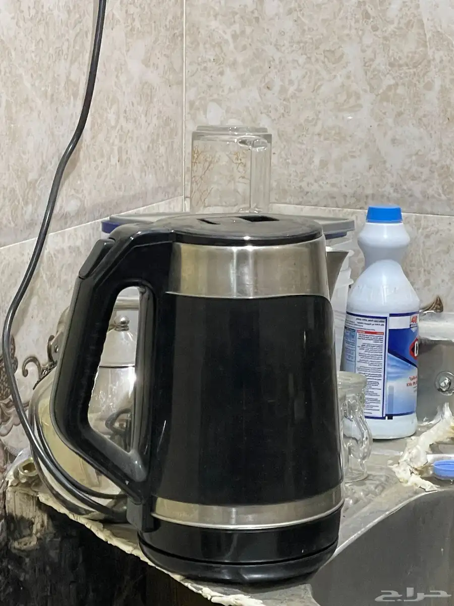 أثاث مستعمل نظيف ( جلسه ارضيه وشاشه ودولاب قهوه وطاوله شاشه 7