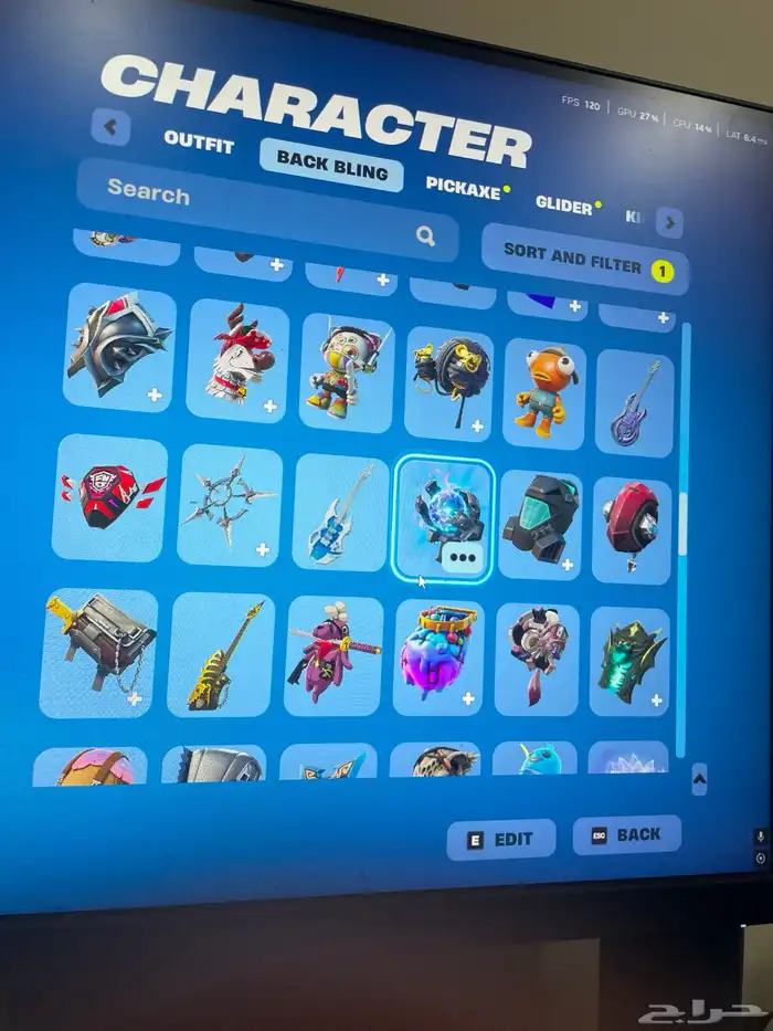حساب فورت نايت للبيع فيه 136 سكن  205 شنط  166 اكس165 رقصه 11