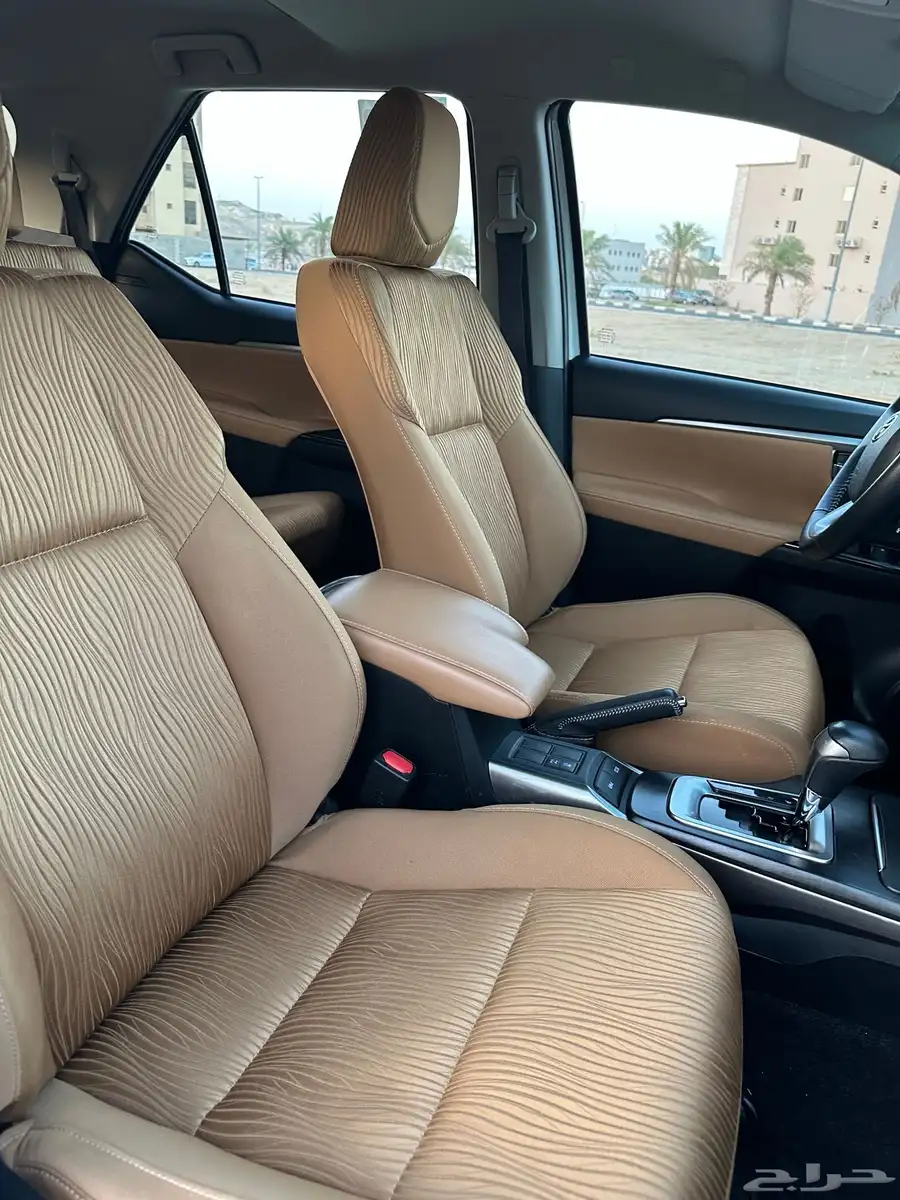 فورشنر 6 سلندر دبل (VX) 2023 ( بحالة الوكالة ) 35