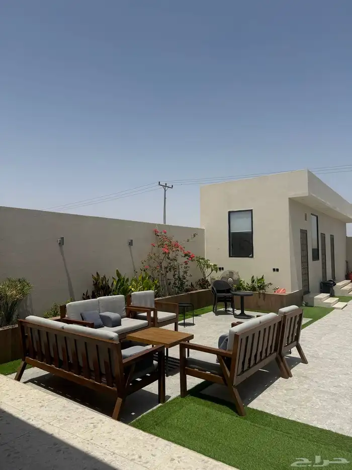 استراحه ف حي رياض متاح 4