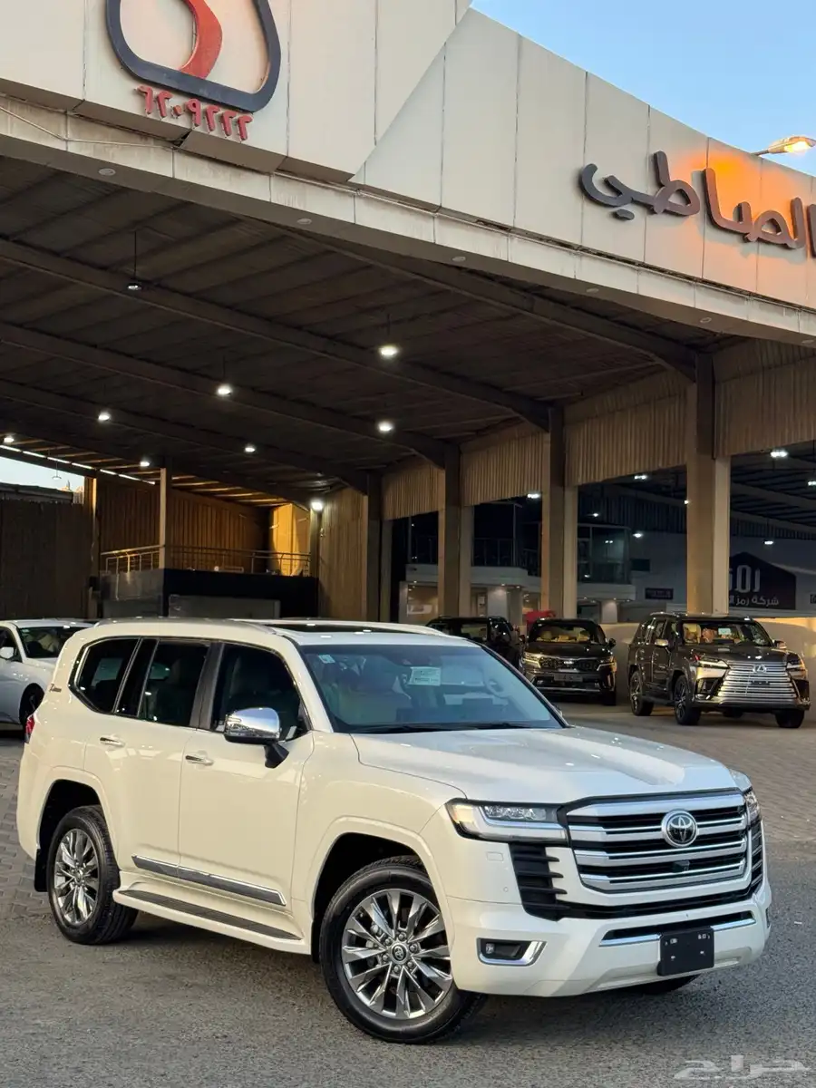 تويوتا لاندكروزر VX 2022 ديزل - اعلى فئه - بحالة الجديد 22