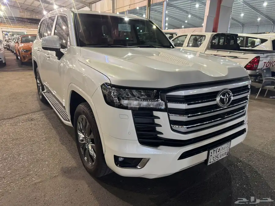 جيب لاندكروزر GXR L4 سعودي وارد عبداللطيف ماشي3الاف 2