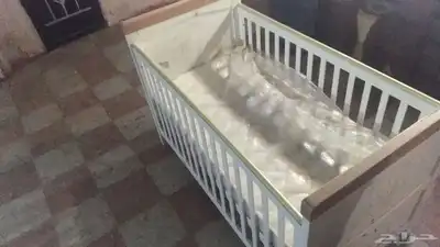جلسة ظهر 5 قطع والسادسه زاويه وسرير أطفال 6