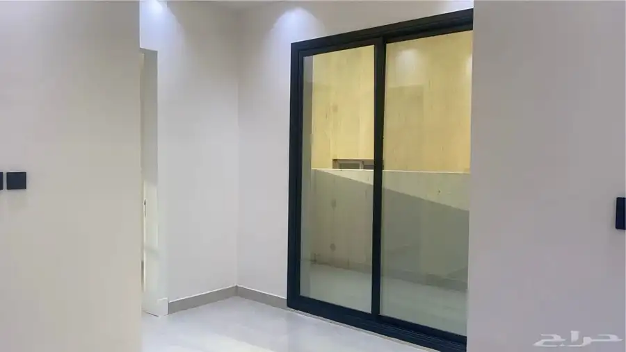 للإيجار فيلا فاخرة بحي القيروان تصميم عصري وموقع مميز-170K 2