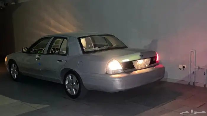 فورد فكتوريا 2011 1