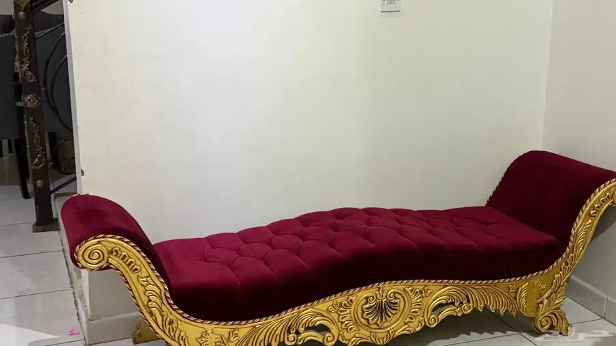 اثاث مستخدم لبيع مع طاولات ضيافه وستاره 9