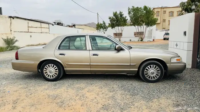 فورد جراند ماركيز 2006 بيع او بدل مناسب 12