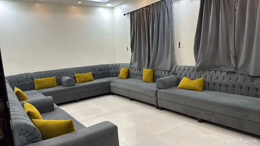 كنب مجلس مقاس تقريبا 4 في 6 استخدام نظيف 4