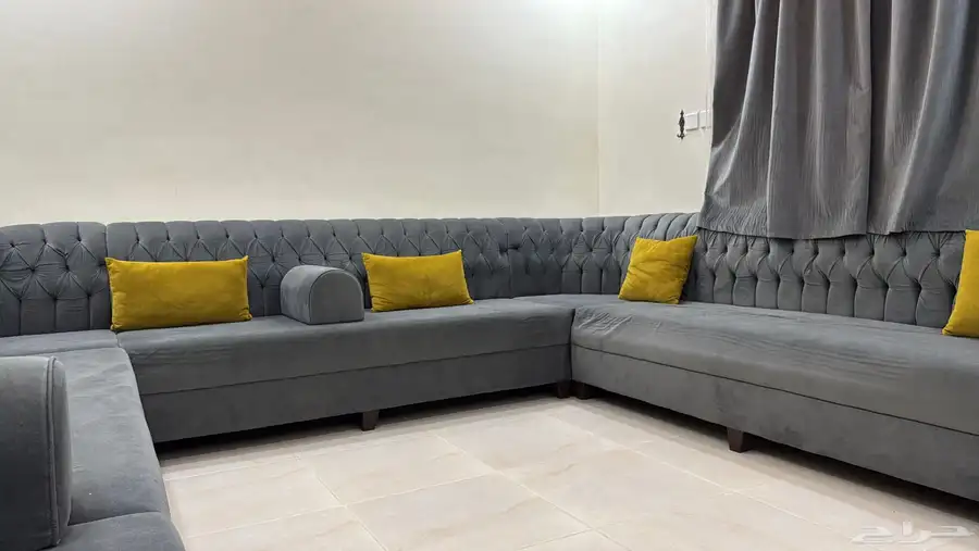 كنب مجلس مقاس تقريبا 4 في 6 استخدام نظيف 1