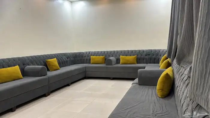 كنب مجلس مقاس تقريبا 4 في 6 استخدام نظيف 0