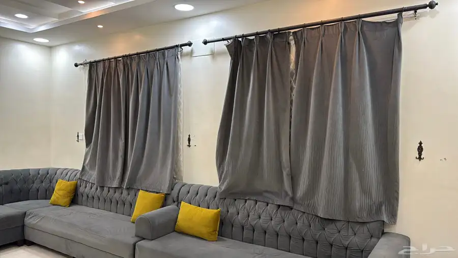 كنب مجلس مقاس تقريبا 4 في 6 استخدام نظيف 5