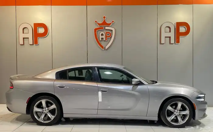 تشارجر SXT 2015 بحالة نظيفة 3