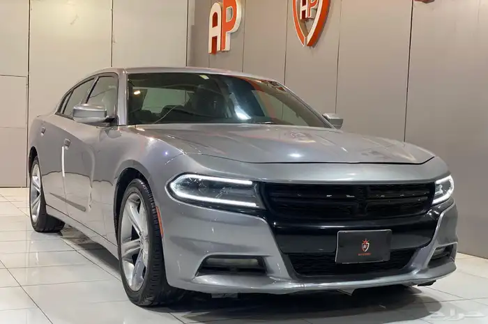 تشارجر SXT 2015 بحالة نظيفة 1