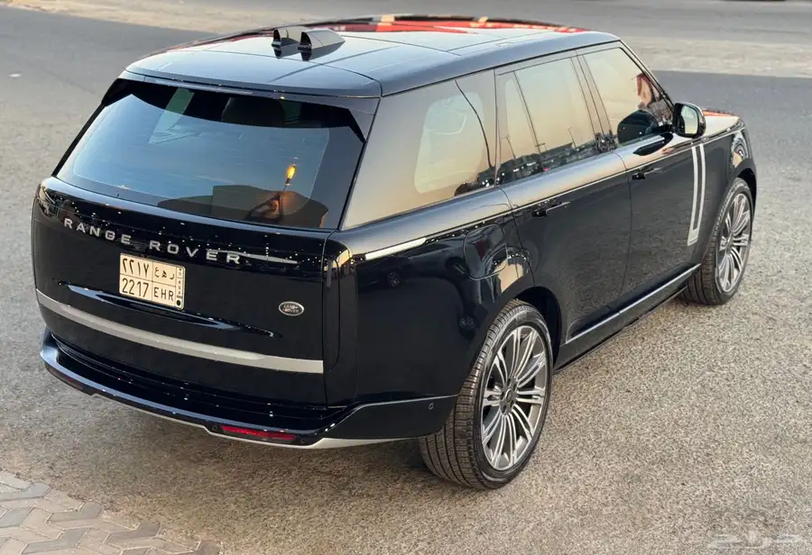 رنج روفر فوج اوتوبيقرافي 2022 V8 - وارد الناغي -ضمان وصيانة 3
