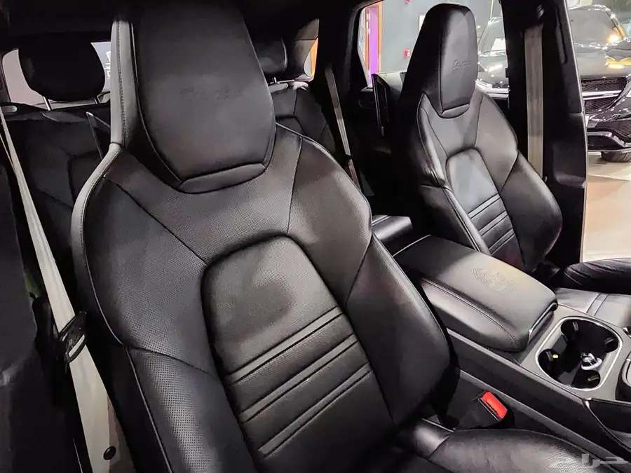 بورش كايين تيربو 2019 Porsche Cayenne Turbo 20